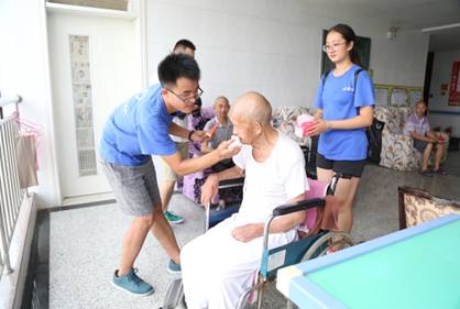 养老院慰问.JPG